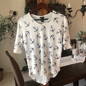Like New Light Cruise Shirt W/ Navy Anchors Medium
